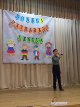 "DONEC A EXTRARIUS LINGUA" (Я люблю иностранные языки).